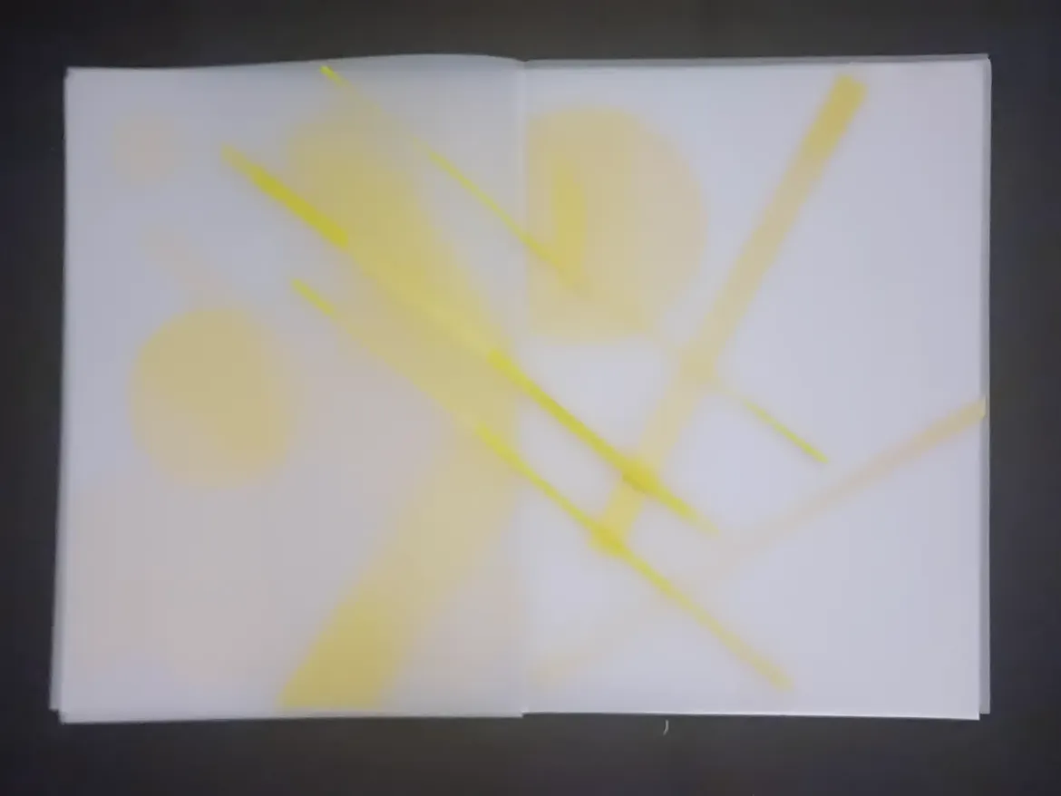 Jaune soleil — jeu de transparence — vue 3